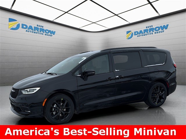 2026 Chrysler Pacifica Limited's photo