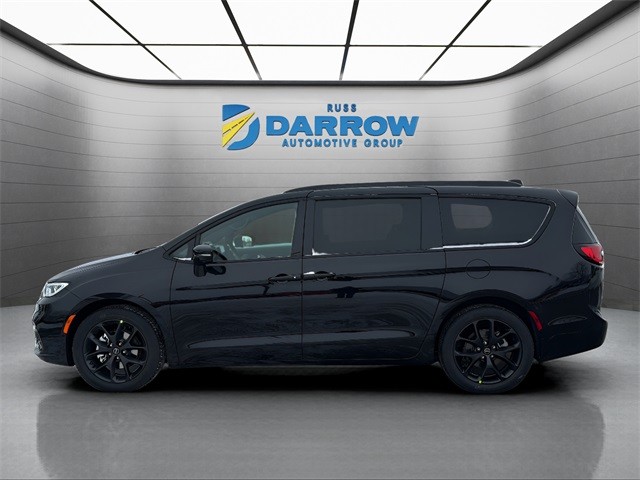 Chrysler Pacifica Vehicle Full-screen Gallery Image 2
