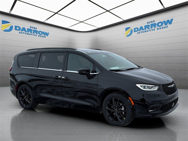 Chrysler Pacifica Vehicle Full-screen Gallery Image 7