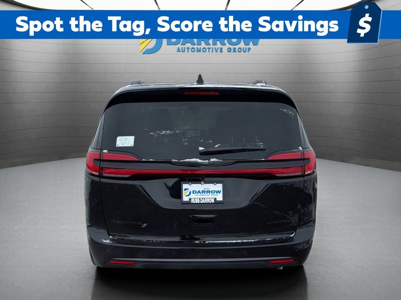 Chrysler Pacifica Vehicle Full-screen Gallery Image 4