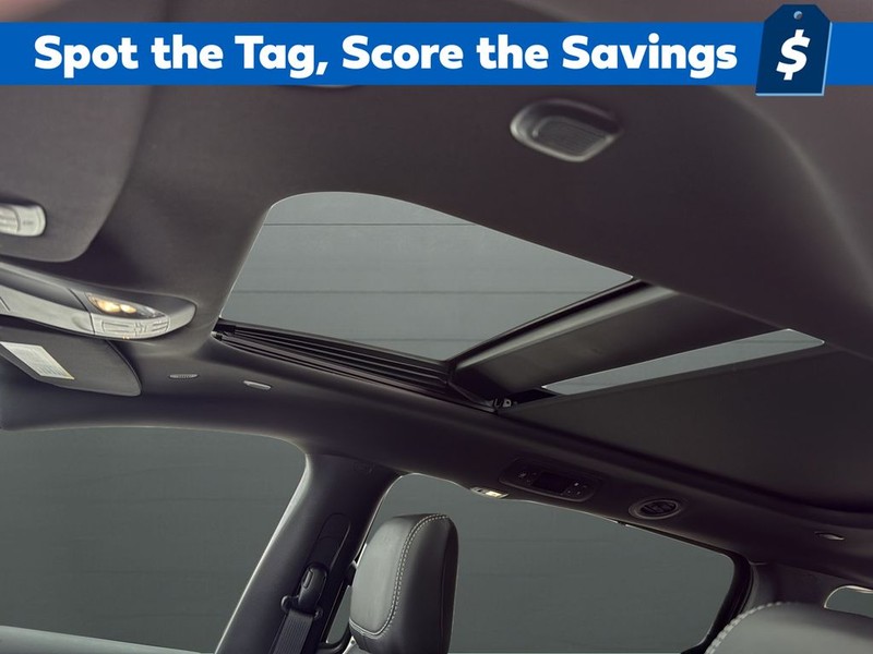 Chrysler Pacifica Vehicle Full-screen Gallery Image 16