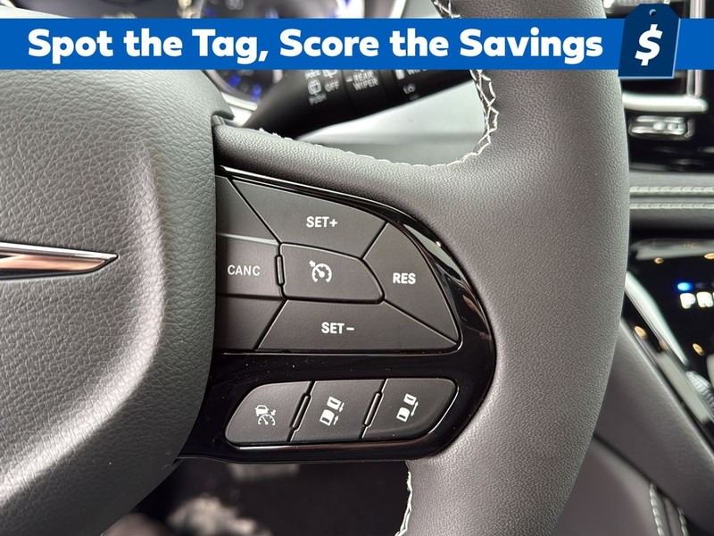 Chrysler Pacifica Vehicle Full-screen Gallery Image 18