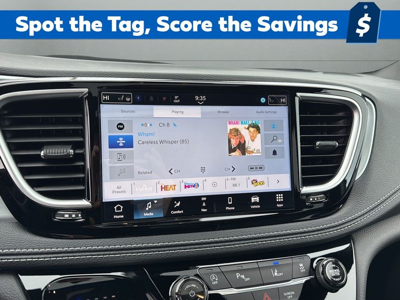 Chrysler Pacifica Vehicle Full-screen Gallery Image 19