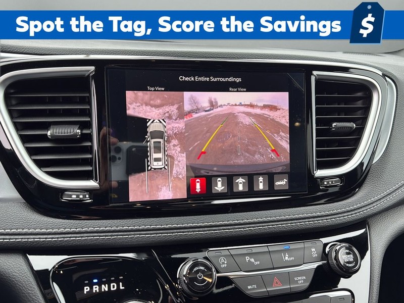 Chrysler Pacifica Vehicle Full-screen Gallery Image 20