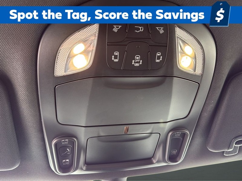 Chrysler Pacifica Vehicle Full-screen Gallery Image 21