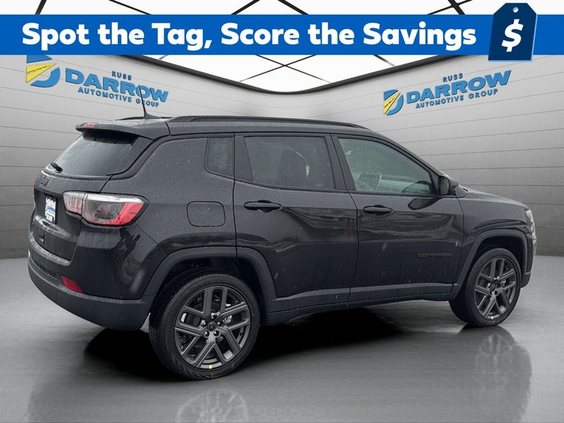 Jeep Compass Vehicle Full-screen Gallery Image 5