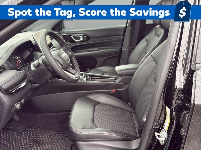 Jeep Compass Vehicle Full-screen Gallery Image 10