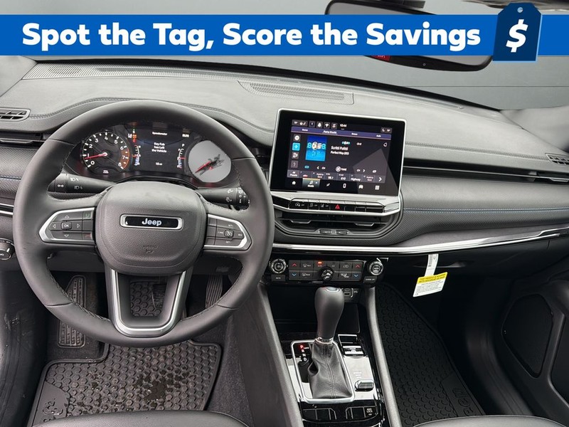 Jeep Compass Vehicle Full-screen Gallery Image 12