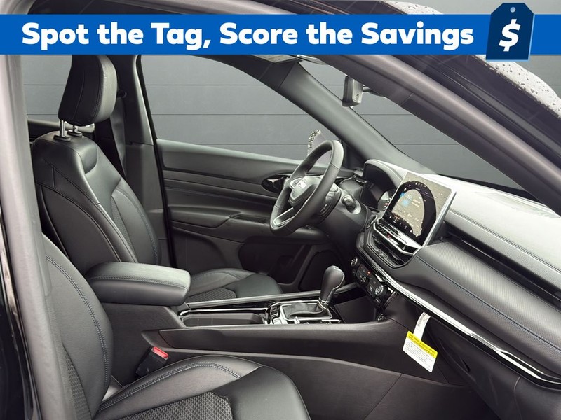 Jeep Compass Vehicle Full-screen Gallery Image 15