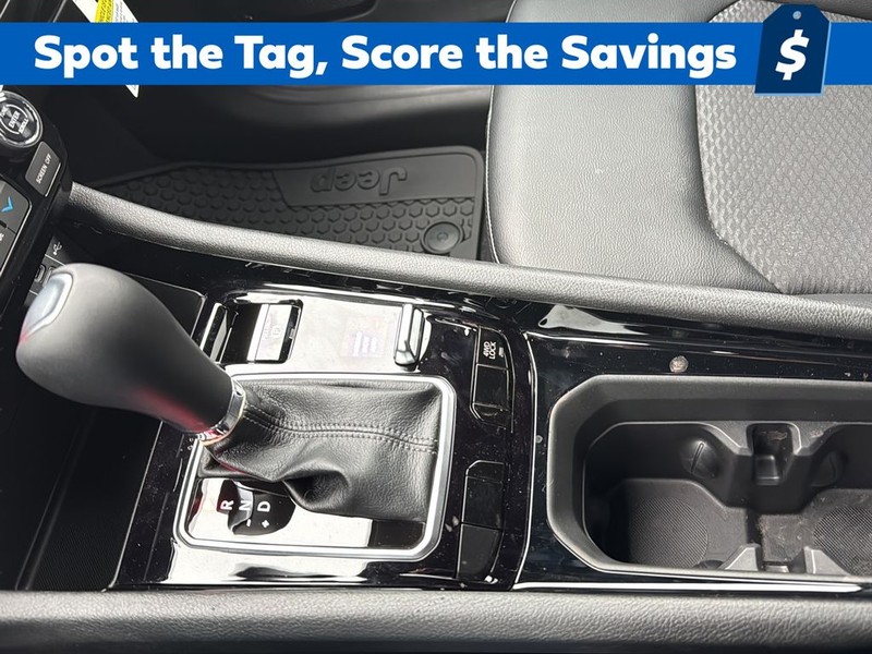 Jeep Compass Vehicle Full-screen Gallery Image 19