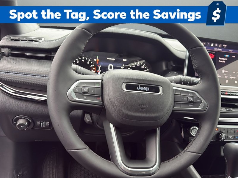 Jeep Compass Vehicle Full-screen Gallery Image 25