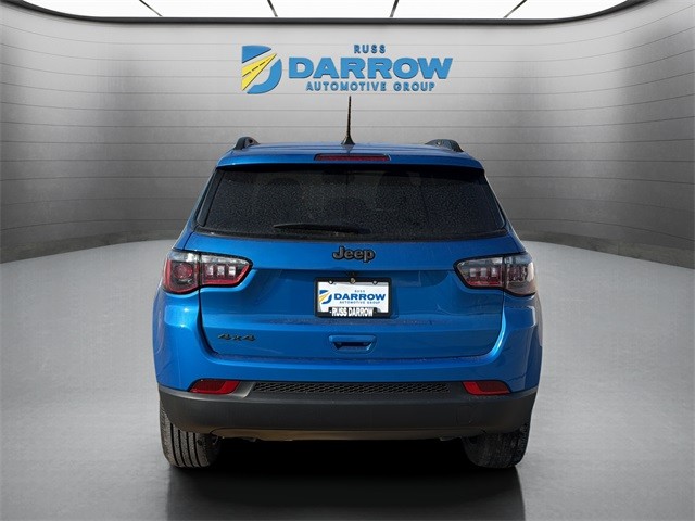 Jeep Compass Vehicle Full-screen Gallery Image 4