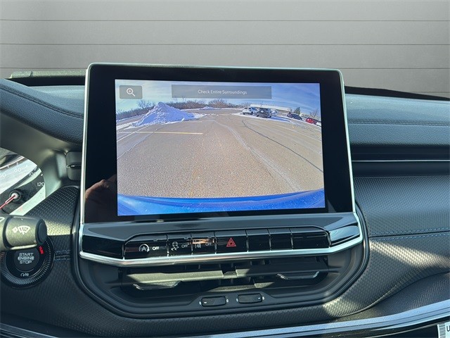 Jeep Compass Vehicle Full-screen Gallery Image 20