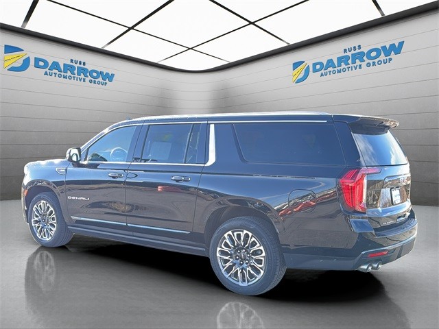 GMC Yukon XL Vehicle Full-screen Gallery Image 3