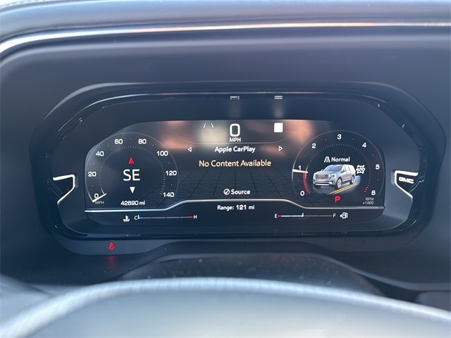 GMC Yukon XL Vehicle Full-screen Gallery Image 13