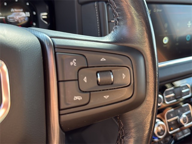 GMC Yukon XL Vehicle Full-screen Gallery Image 20