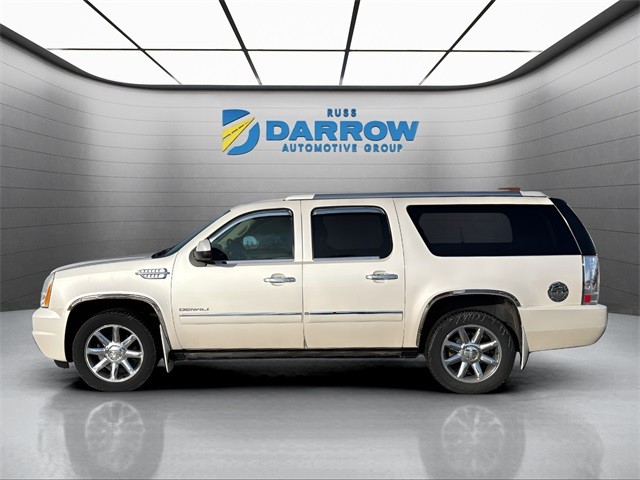 GMC Yukon XL Vehicle Full-screen Gallery Image 2