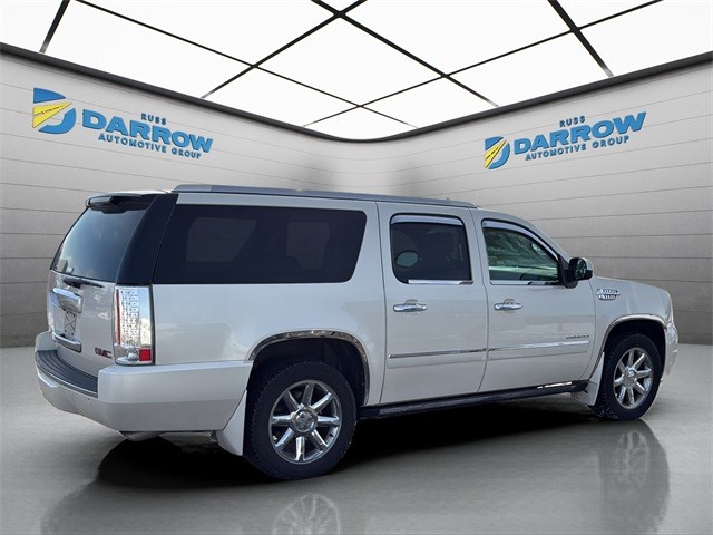 GMC Yukon XL Vehicle Full-screen Gallery Image 5