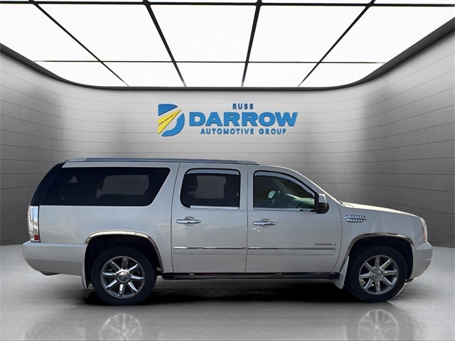 GMC Yukon XL Vehicle Full-screen Gallery Image 6
