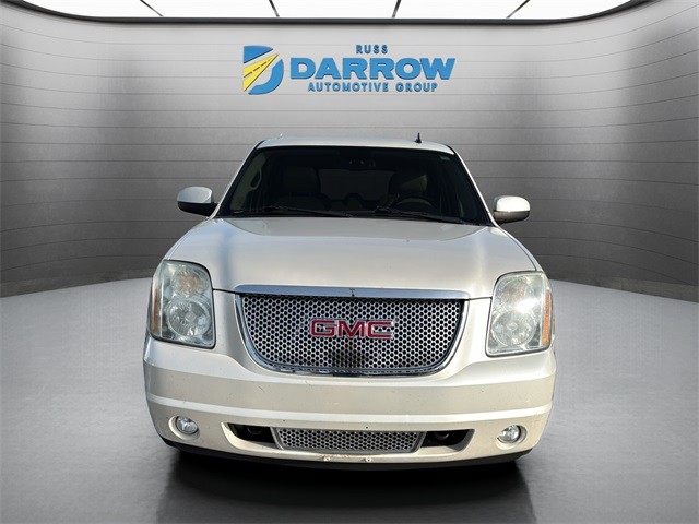 GMC Yukon XL Vehicle Full-screen Gallery Image 8