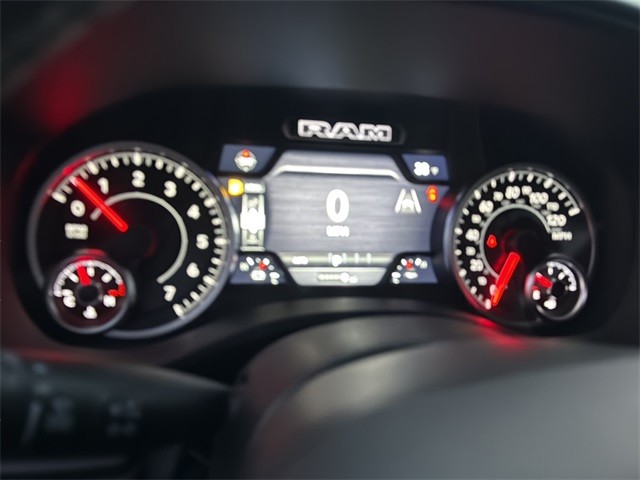 Ram 1500 Vehicle Full-screen Gallery Image 13