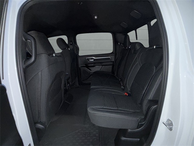 Ram 1500 Vehicle Full-screen Gallery Image 16