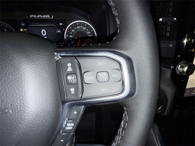 Ram 1500 Vehicle Full-screen Gallery Image 18