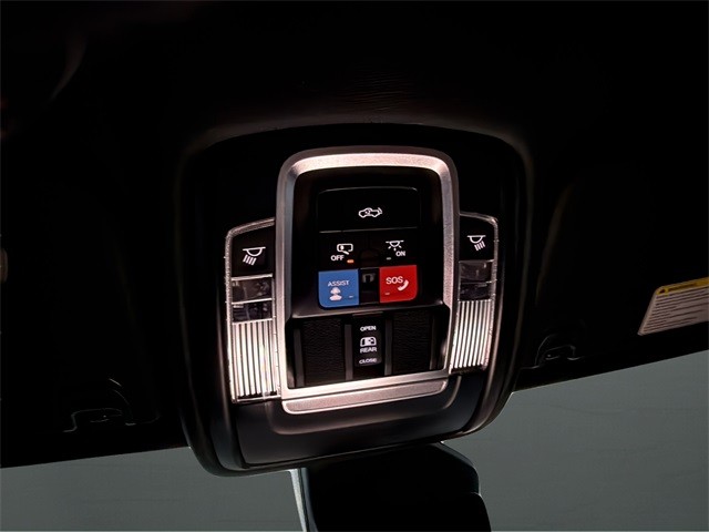 Ram 1500 Vehicle Full-screen Gallery Image 21