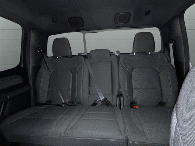 Ram 1500 Vehicle Full-screen Gallery Image 25