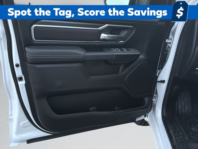 Ram 1500 Vehicle Full-screen Gallery Image 11