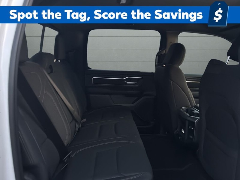 Ram 1500 Vehicle Full-screen Gallery Image 14