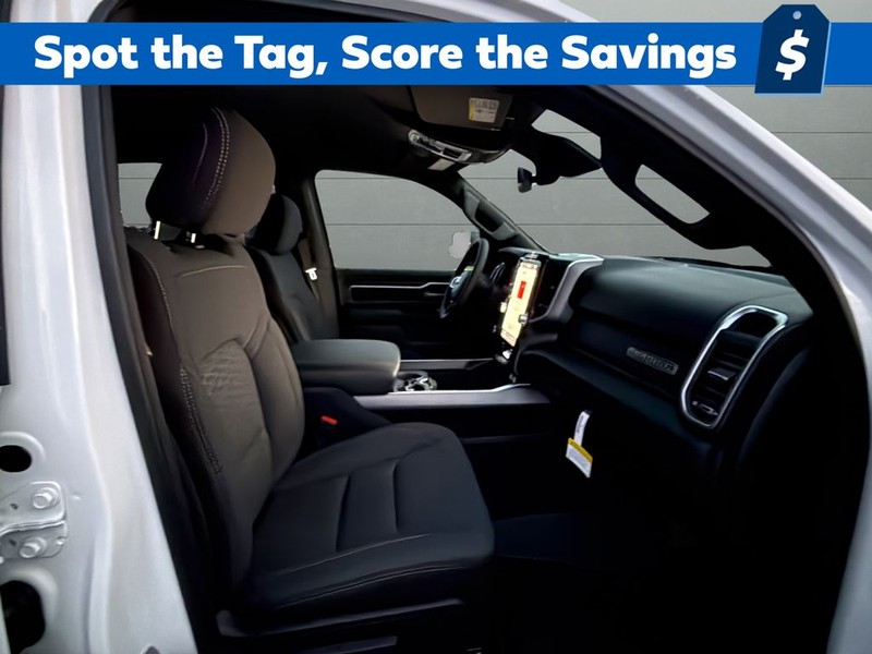 Ram 1500 Vehicle Full-screen Gallery Image 15