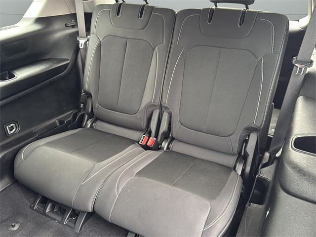 Jeep Grand Cherokee L Vehicle Full-screen Gallery Image 30