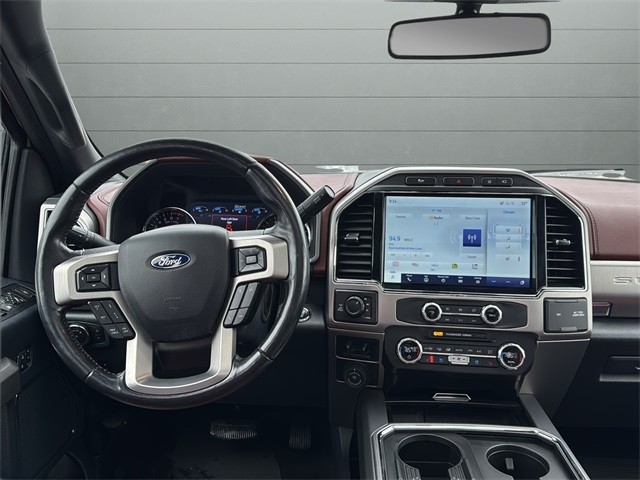 Ford Super Duty F-350 SRW Vehicle Full-screen Gallery Image 12