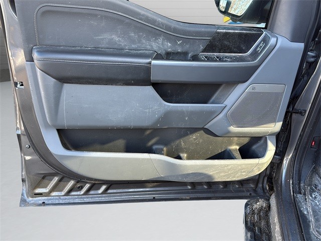 Ford F-150 Lightning Vehicle Full-screen Gallery Image 10