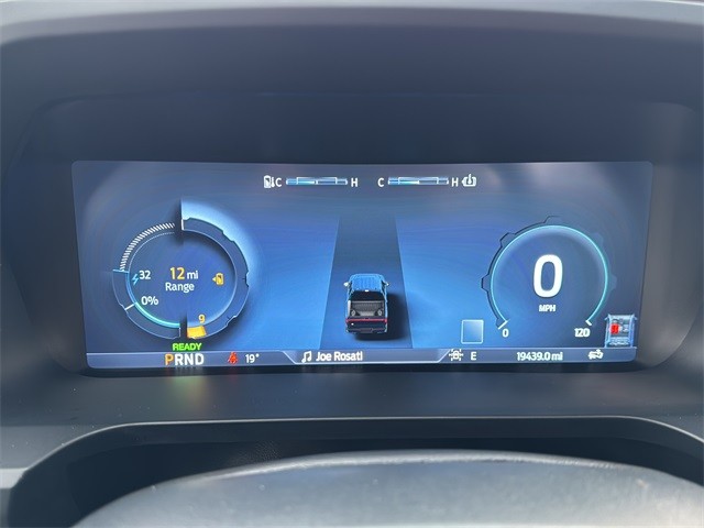 Ford F-150 Lightning Vehicle Full-screen Gallery Image 13