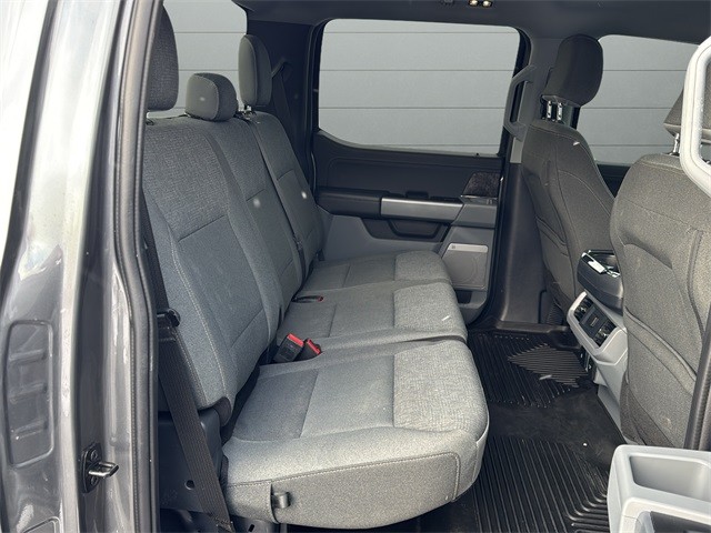 Ford F-150 Lightning Vehicle Full-screen Gallery Image 14