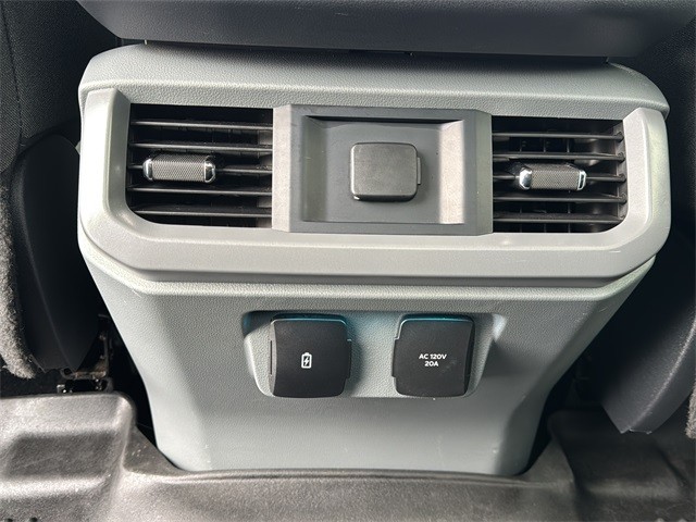 Ford F-150 Lightning Vehicle Full-screen Gallery Image 17