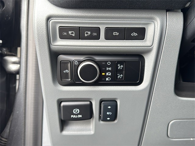 Ford F-150 Lightning Vehicle Full-screen Gallery Image 18