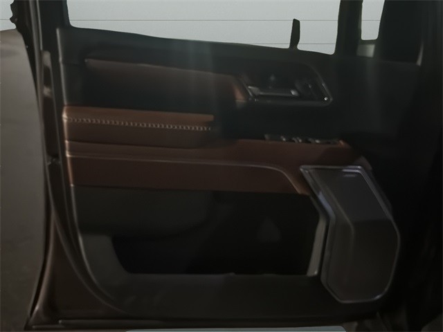 GMC Sierra 2500HD Vehicle Full-screen Gallery Image 11