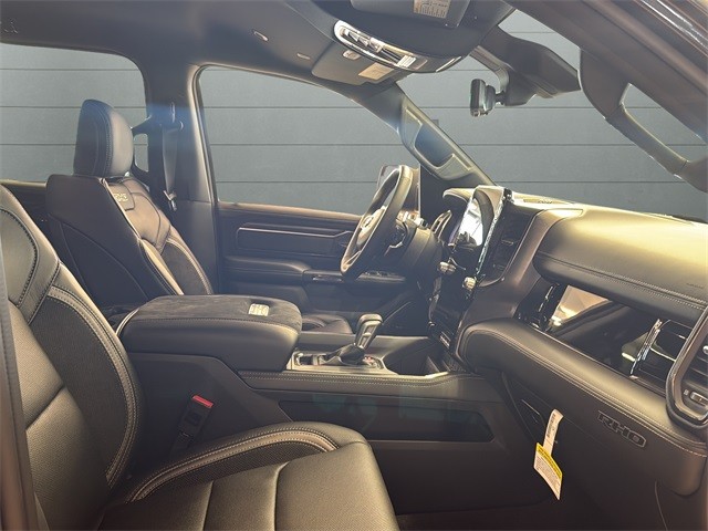 Ram 1500 Vehicle Full-screen Gallery Image 15