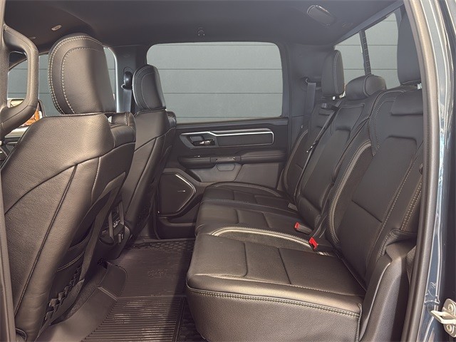 Ram 1500 Vehicle Full-screen Gallery Image 16