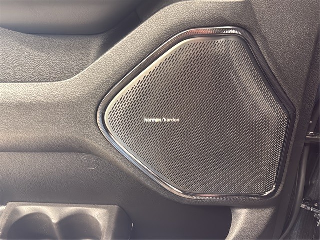 Ram 1500 Vehicle Full-screen Gallery Image 26