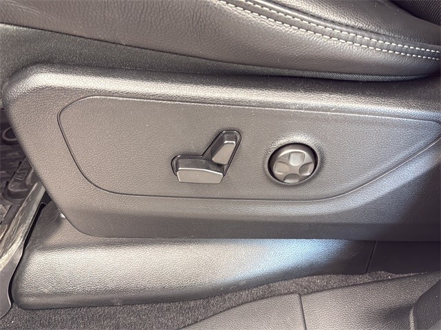 Ram 1500 Vehicle Full-screen Gallery Image 27