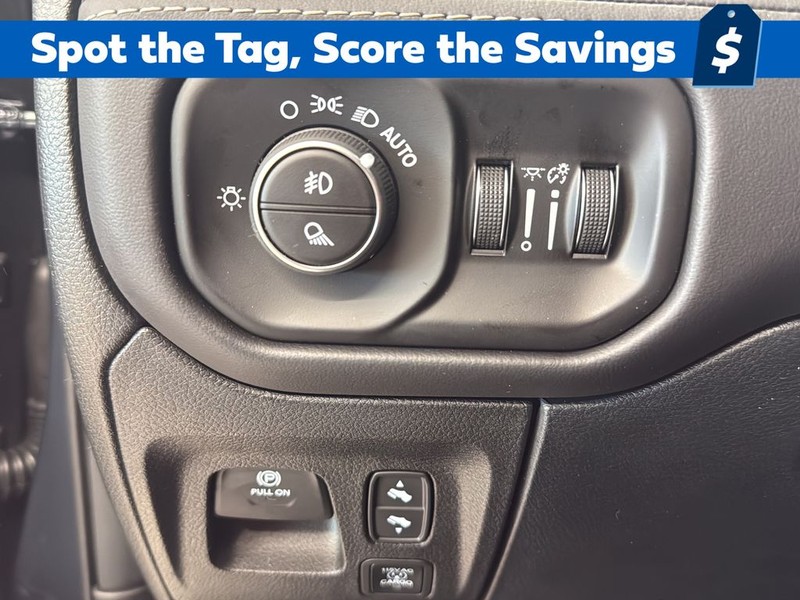 Ram 1500 Vehicle Full-screen Gallery Image 18