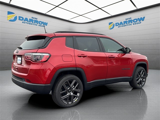 Jeep Compass Vehicle Full-screen Gallery Image 5