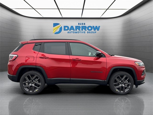 Jeep Compass Vehicle Full-screen Gallery Image 6