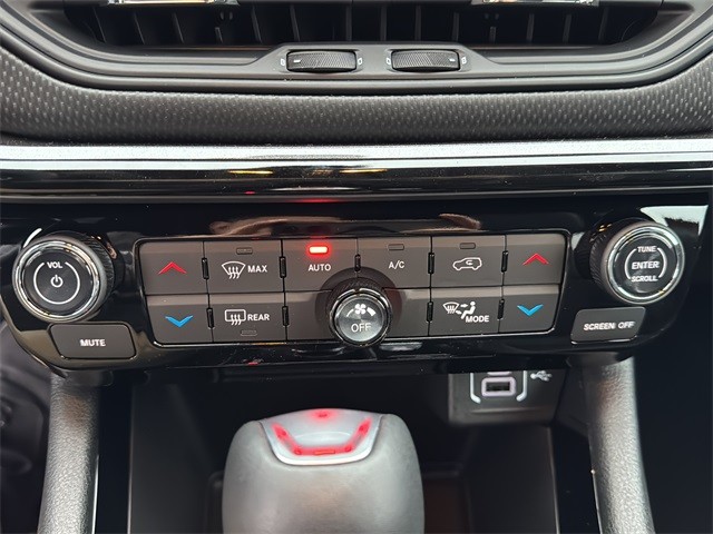 Jeep Compass Vehicle Full-screen Gallery Image 25