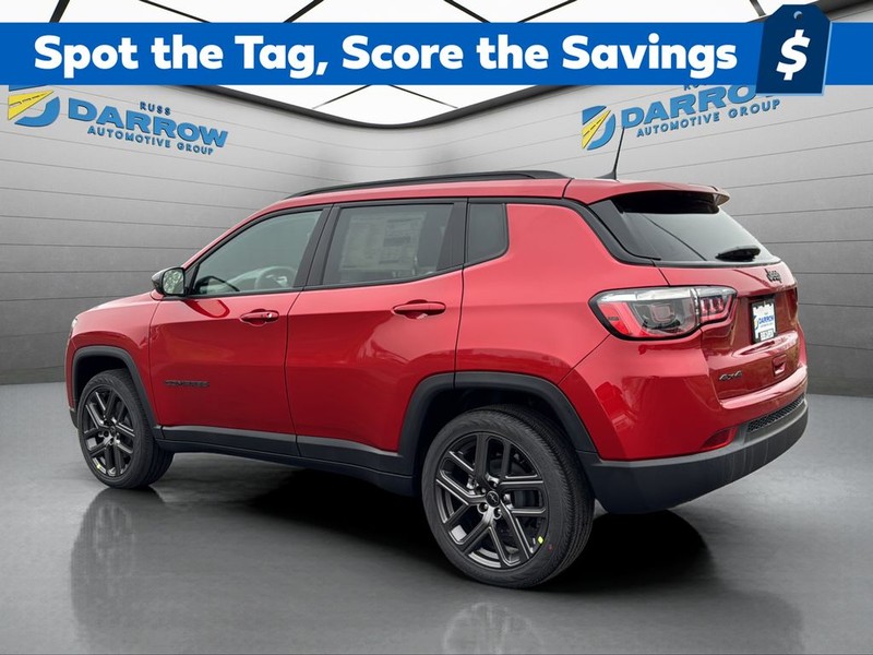 Jeep Compass Vehicle Full-screen Gallery Image 3