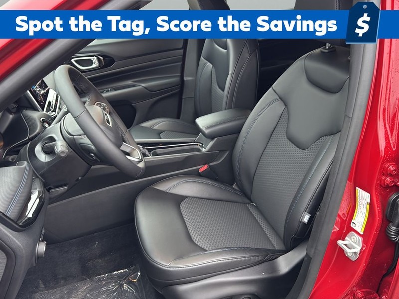 Jeep Compass Vehicle Full-screen Gallery Image 10